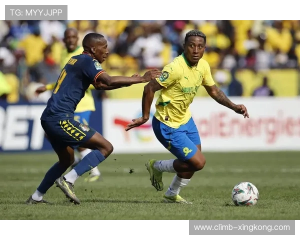 足球球星亚当斯是谁 他在球场上的传奇经历和影响力揭秘 足球球星亚当斯是谁 他在球场上的传奇经历和影响力揭秘