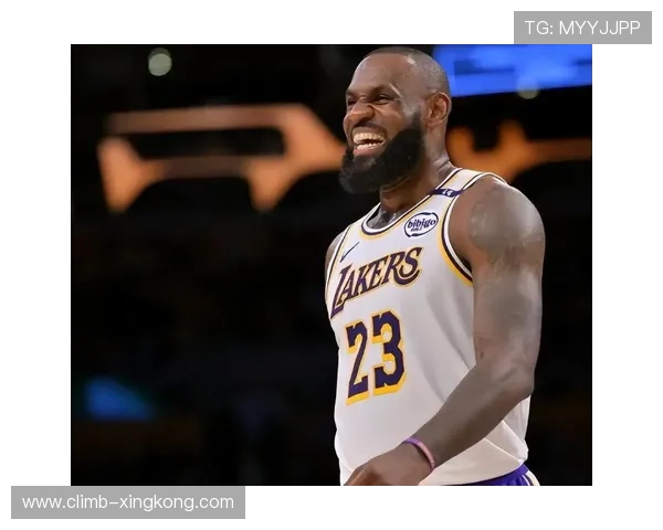 这位NBA巨星退役后转战足球场的惊人之举引发热议 这位NBA巨星退役后转战足球场的惊人之举引发热议